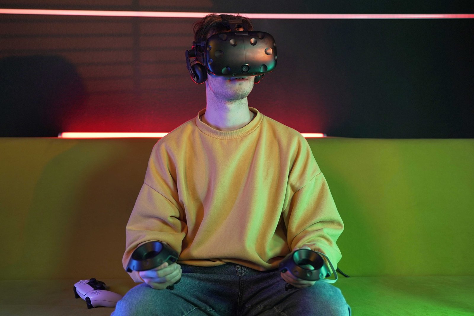man-wearing-vr-glasses-medium-shot-11zon